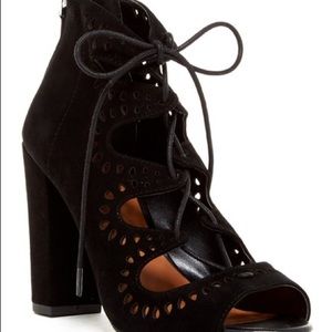 14th & Union Cecily Laser Cut Sandal - Size 9